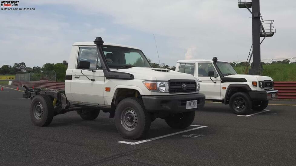 Toyota Land Cruiser 70 drag race