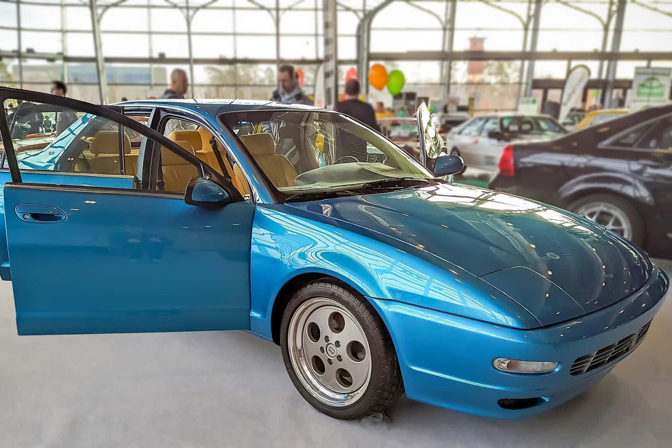 Ein Ferrari 456 GT mit Rückleuchten des Opel Calibra? Nicht ganz: Den schicken Viertürer schuf Erich Bitter auf Grundlage des Omega B