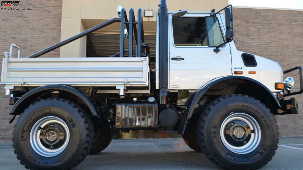 Arnold Schwarzenegger Mercedes Unimog Auktion