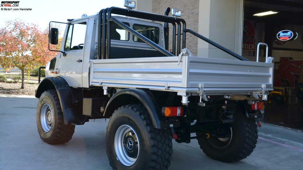 Arnold Schwarzenegger Mercedes Unimog Auktion