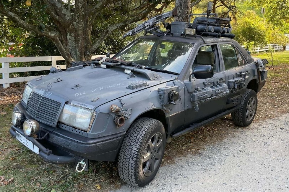 Er hat ein ML-Fahrgestell, einen V8-Motor unter der Haube und er steht zum Verkauf ...