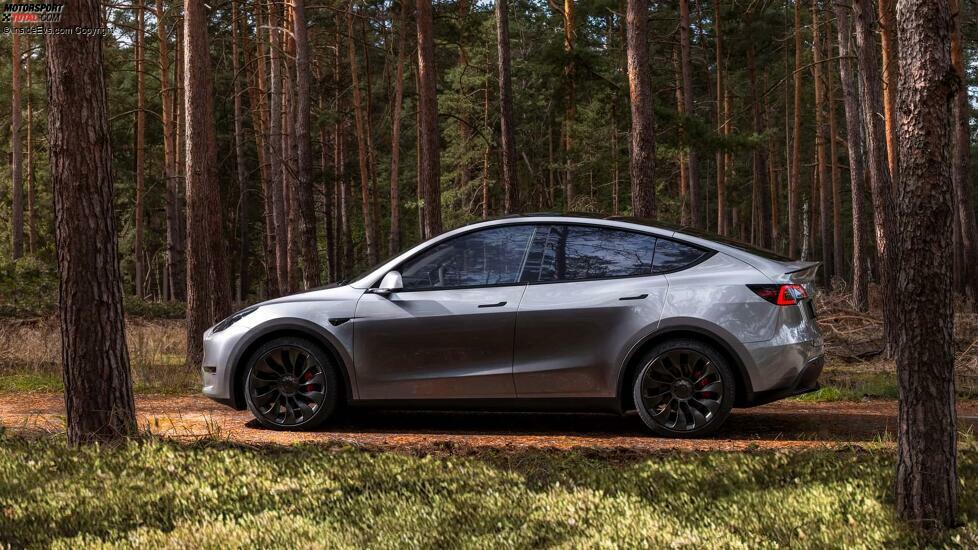 Tesla Model Y (2023)