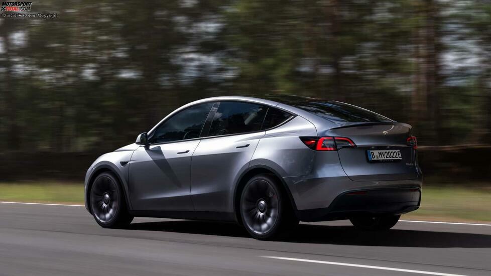 Tesla Model Y (2023)