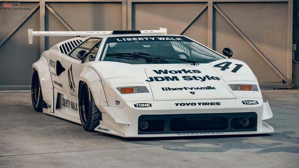 Breitkörper-Lamborghini Countach von Liberty Walk