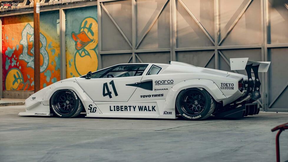 Breitkörper-Lamborghini Countach von Liberty Walk