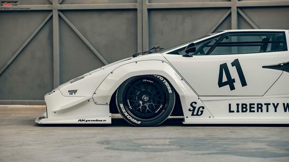 Breitkörper-Lamborghini Countach von Liberty Walk