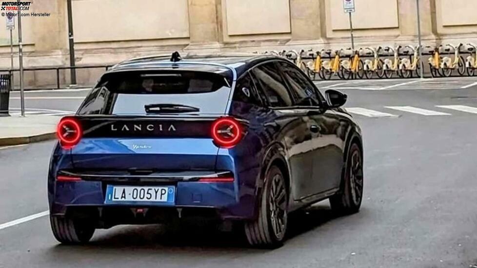 Lancia Ypsilon (2024) geleakte Fotos ohne jedwede Tarnung