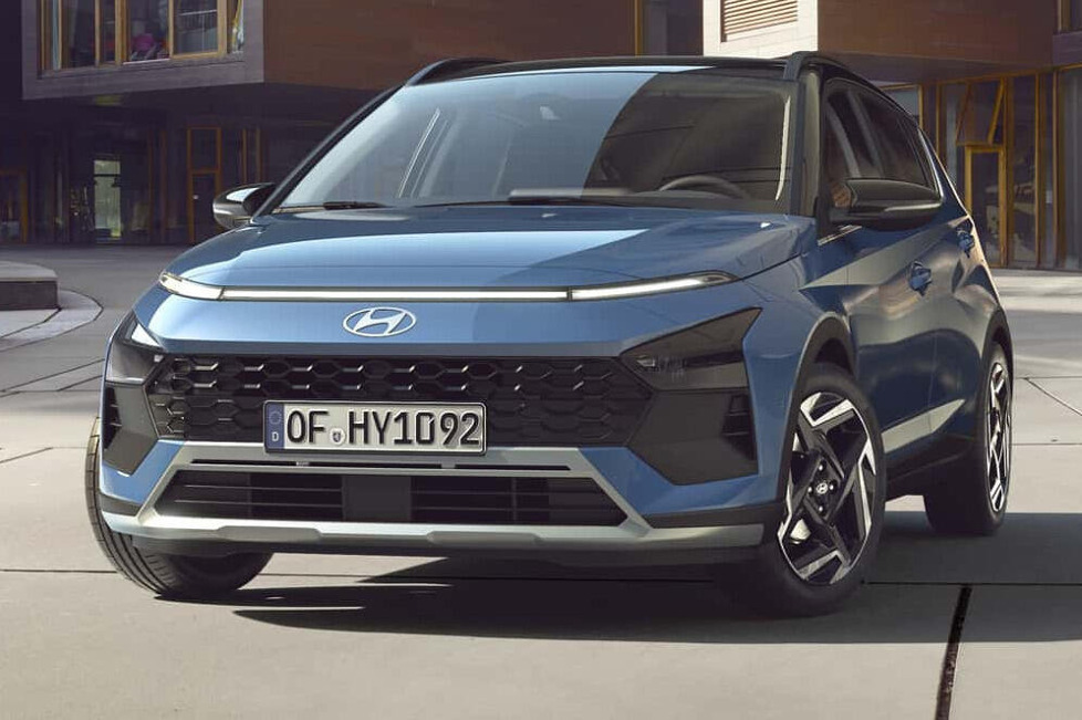 Nach drei Jahren erhält das kleine SUV einen neuen Look im Kona-Design und Updates für den Innenraum: An den Motoren ändert Hyundai beim Bayon nichts