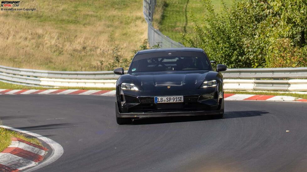 Porsche Taycan (Vorserienfahrzeug) auf dem Nürburgring