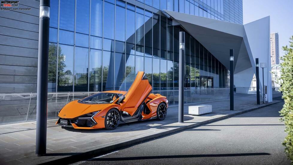 Lamborghini Revuelto