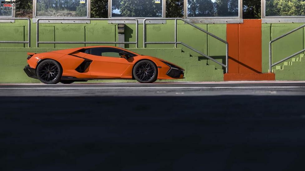 Lamborghini Revuelto