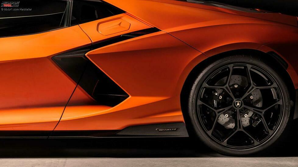 Lamborghini Revuelto - Foto - 2023