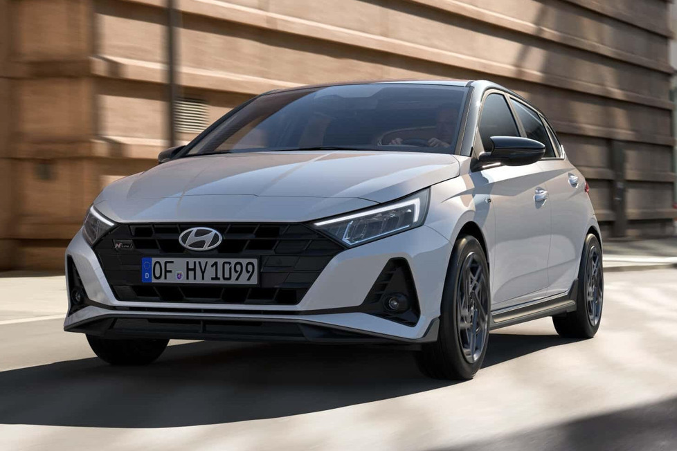 Hyundai hat die N Line des i20 überarbeitet und versieht das Modell ab diesem Sommer mit exklusiven Designelemente und modernen Sicherheitsfunktionen