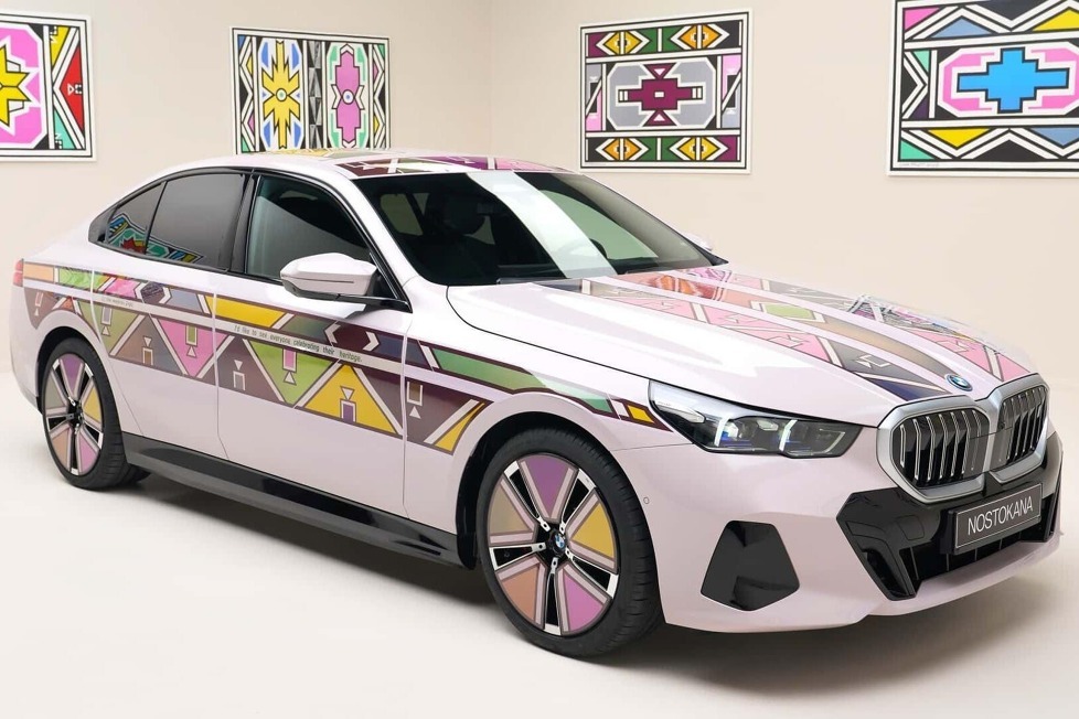 Eine Hommage an das BMW Art Car von Esther Mahlangu