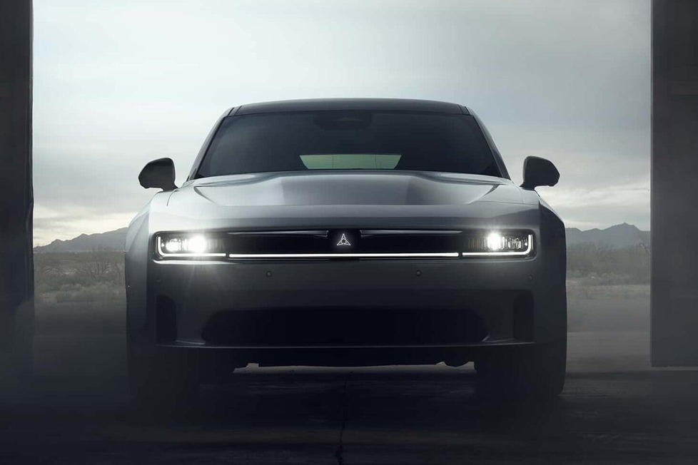 Überraschenderweise hat das Auto Allradantrieb ? und stattliche 500 kW Antriebsleistung