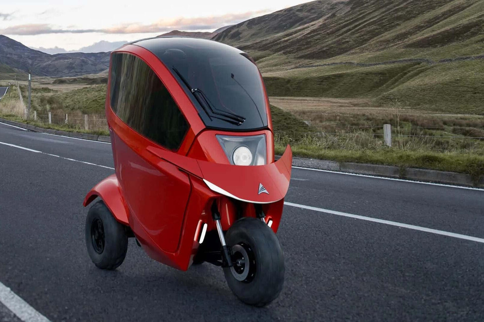 Der Avvenire Tectus hofft, mit seinem futuristischen Design und seinen modernen Annehmlichkeiten eine Scooter-Revolution auszulösen - Wir denken an den BMW C1