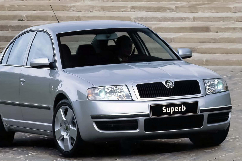 Mit dem Superb I stieß Skoda anno 2001 in die obere Mittelklasse vor: Grundlage war die Langversion des VW Passat