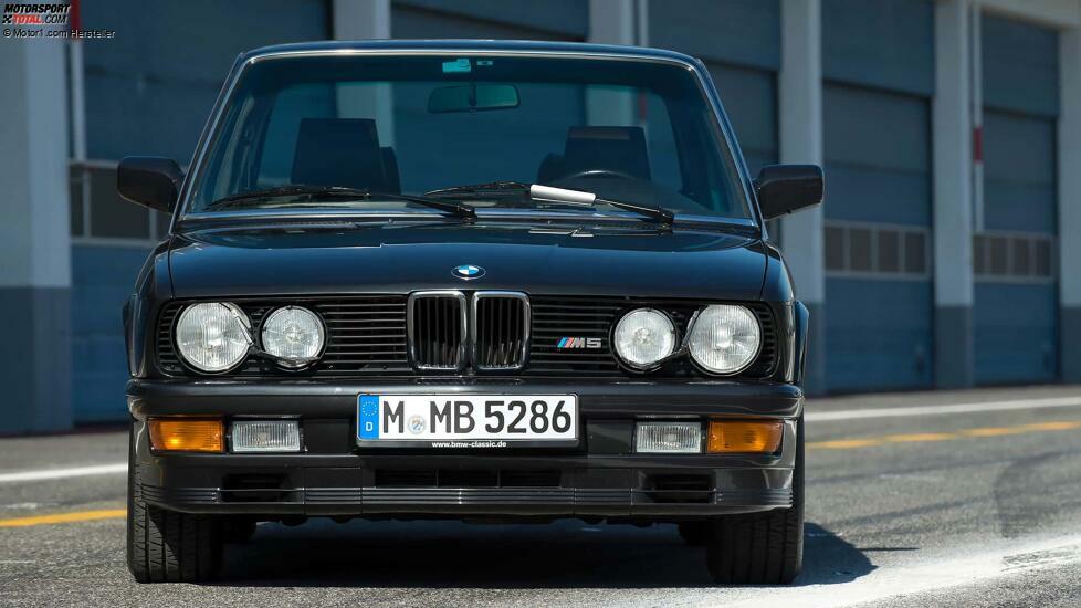 BMW M5 (E28, 1984-1987)