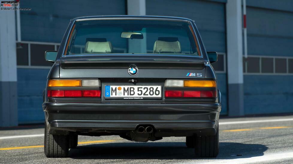 BMW M5 (E28, 1984-1987)