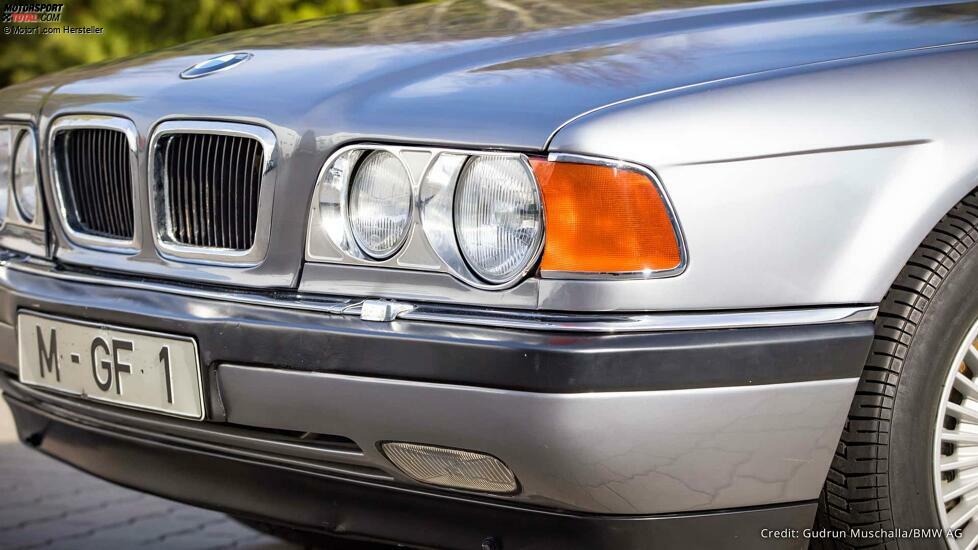 BMW 750iL V16 Goldfisch (1990)