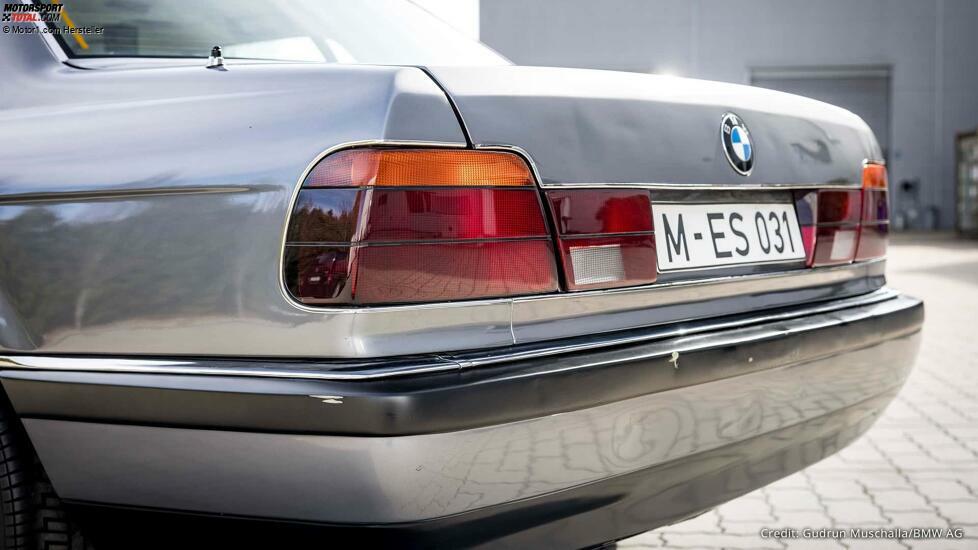 BMW 750iL V16 Goldfisch (1990)