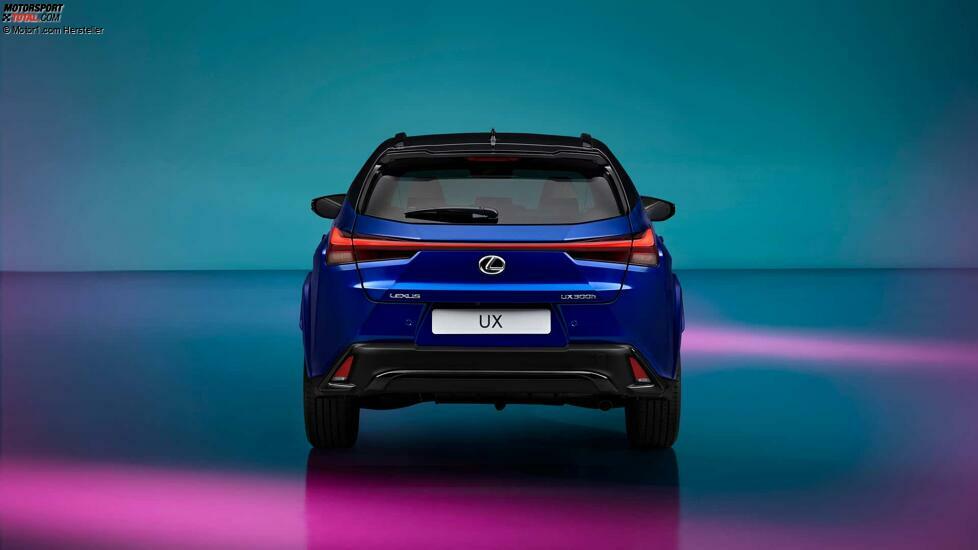 Lexus UX (2024)