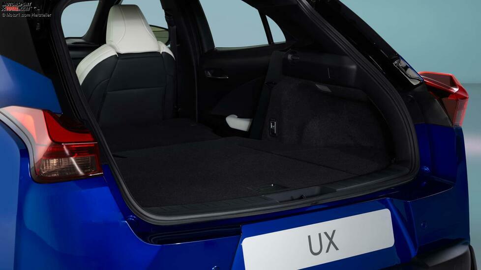 Lexus UX (2024)