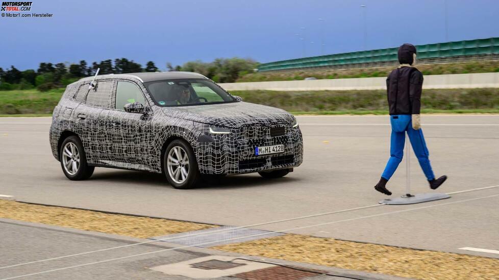 BMW X3 (2024) mit Tarnung