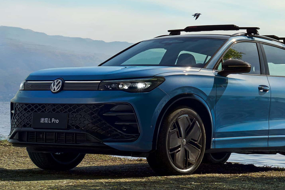 Eine verlängerte und verfeinerte Version des Geländewagens wird exklusiv für den chinesischen Markt vom Joint Venture SAIC-VW produziert