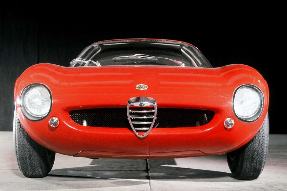 Wir zeichnen die Geschichte des Alfa Romeo Canguro nach, ein Konzept aus dem Jahr 1964, das die Grundlage für den Montreal bildete
