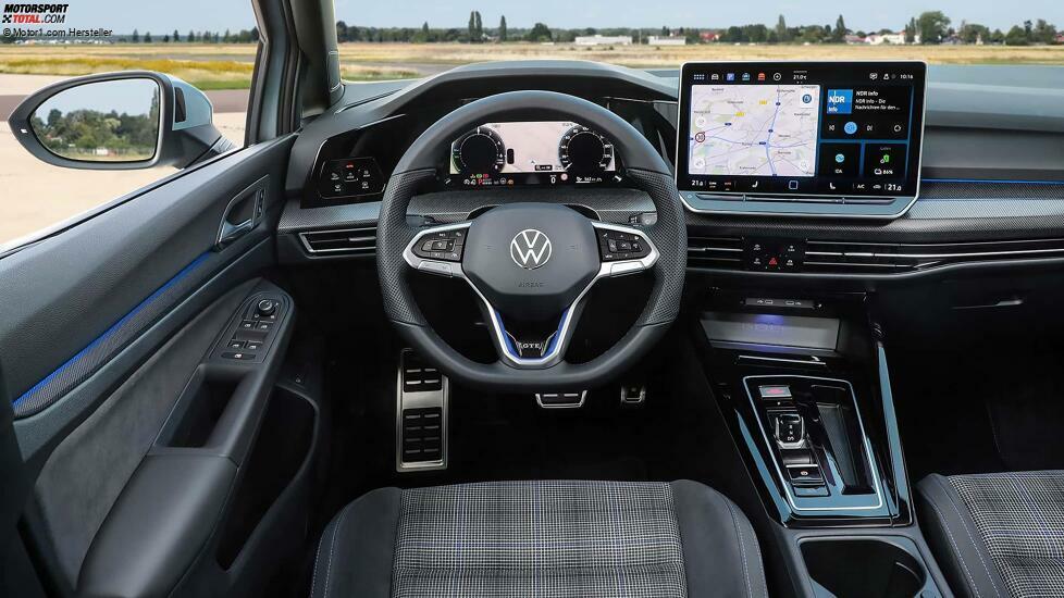VW Golf GTE (2024)
