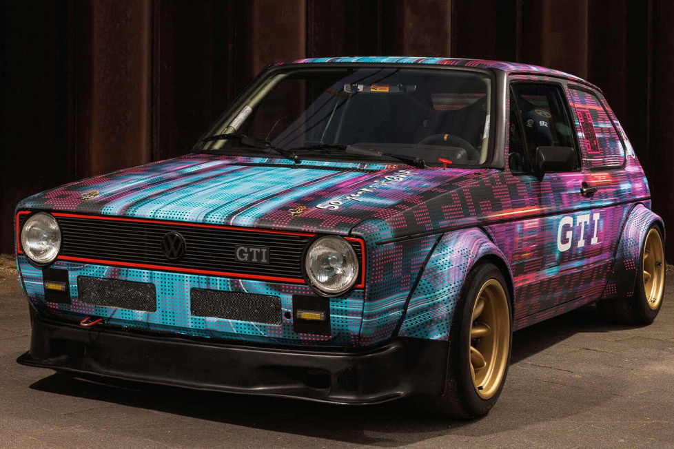 Neben der Weltpremiere des neuen Golf GTI Clubsport bringt VW auch drei historische Golf I GTI mit zum 24-Stunden-Rennen 2024 auf dem Nürburgring