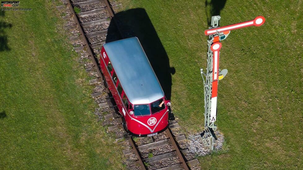 VW Ur-Bulli ohne Lenkrad fürs Gleis