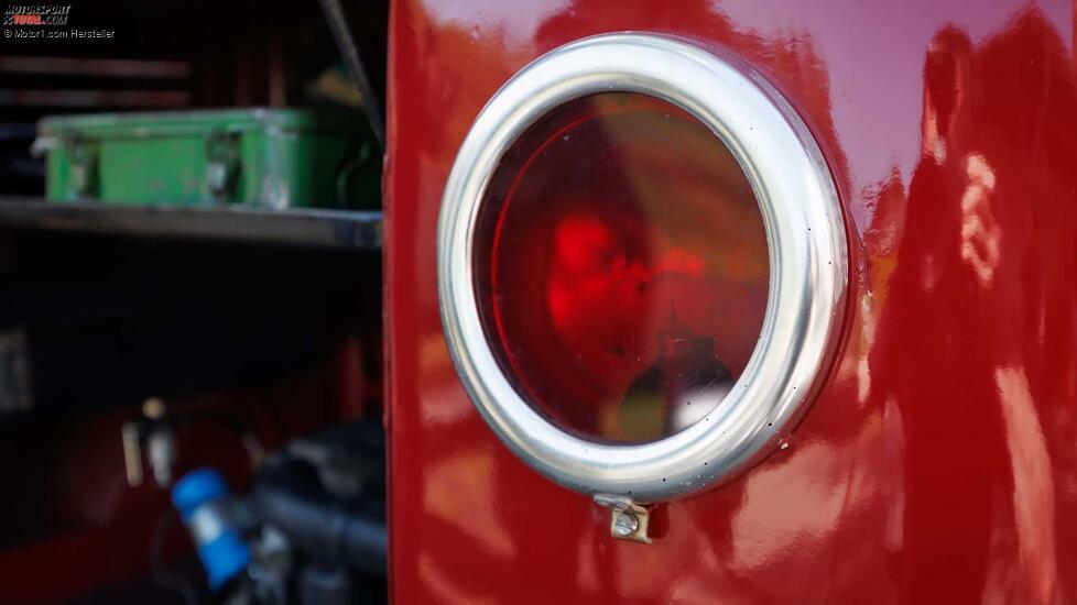 VW Ur-Bulli ohne Lenkrad fürs Gleis