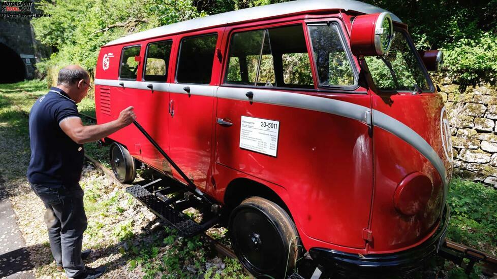 VW Ur-Bulli ohne Lenkrad fürs Gleis