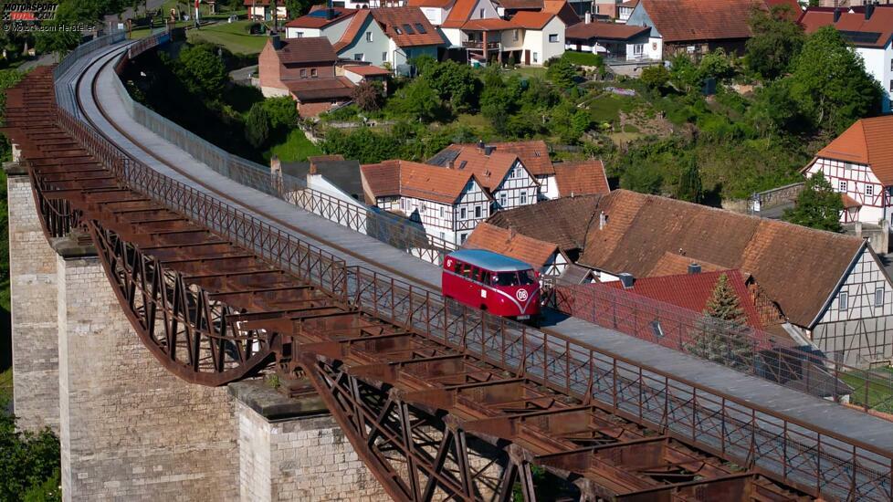 VW Ur-Bulli ohne Lenkrad fürs Gleis