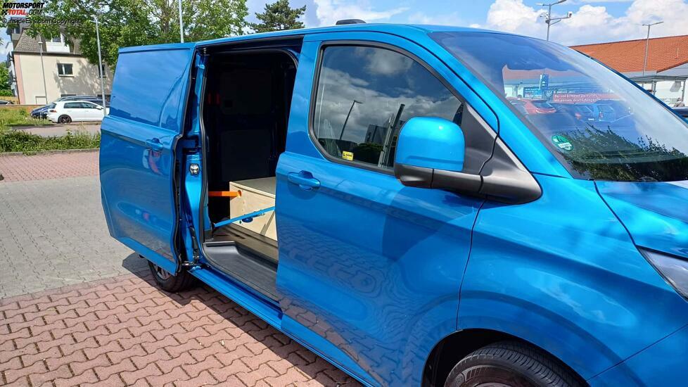 Ford E-Transit Custom (2024): Der Testwagen hatte eine Schiebetür auf der Bürgersteigseite