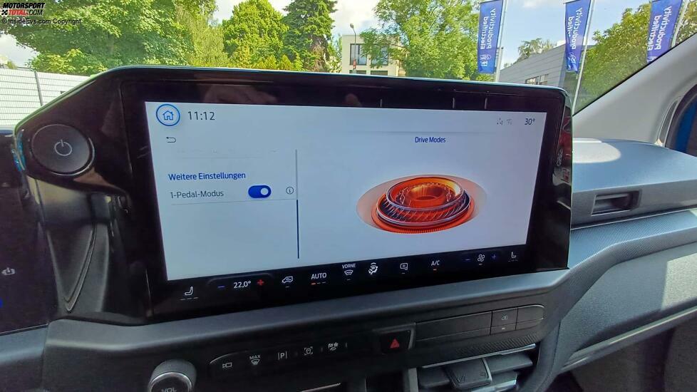 Ford E-Transit Custom (2024): Der One-Pedal-Driving-Modus (für den kompletten Stopp des Fahrzeugs) wird erst sichtbar, wenn man nach unten scrollt