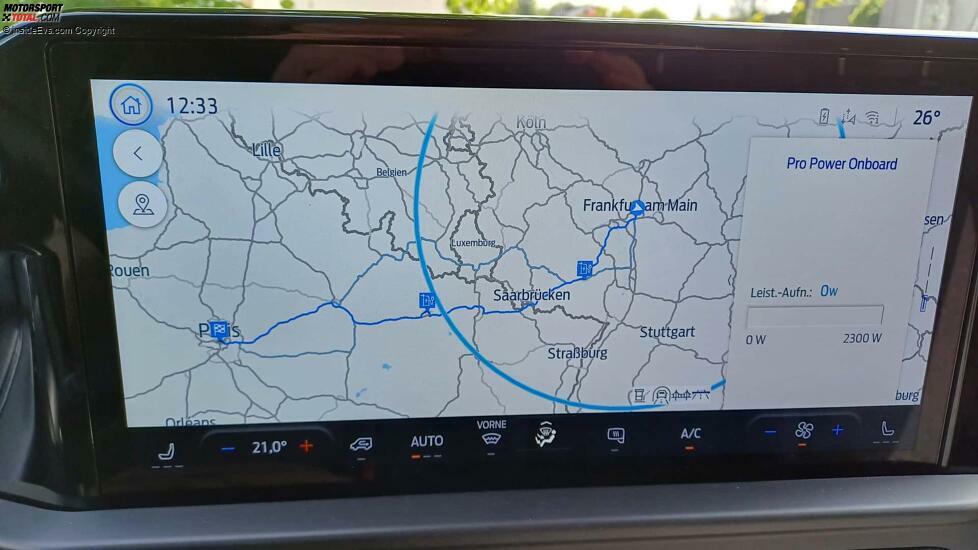 Ford E-Transit Custom (2024): Die berechnete Route mit den Ladestopps. Die Eigenschaften der einzelnen Stopps anzuzeigen, gelang uns nicht. laut Ford lag das an irgendwelchen Konnektivitätsproblemen
