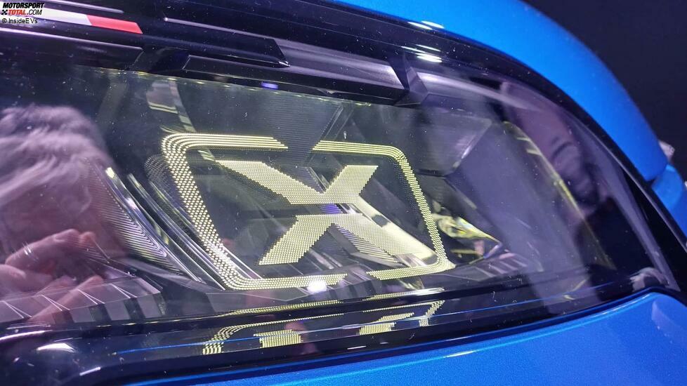 Alpine A290 (2024): Scheinwerfer mit X-Muster im Deckglas