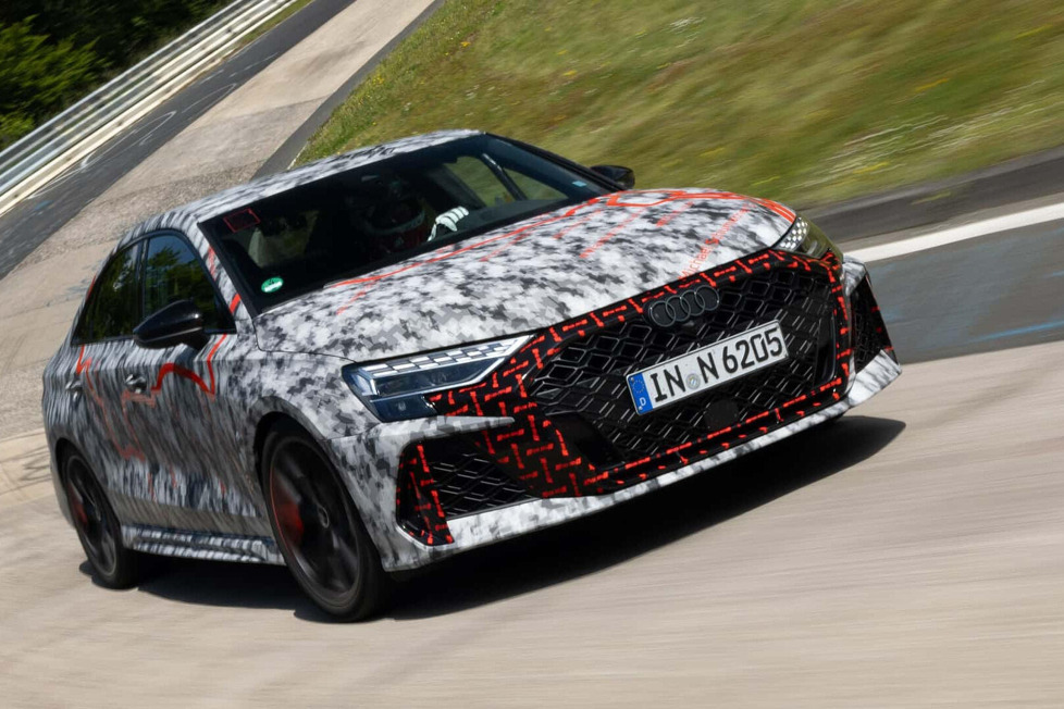 Mit einem Vorserienfahrzeug des Audi RS 3-Facelifts hat Frank Stippler einen neuen Rundenrekord auf der Nordschleife aufgestellt