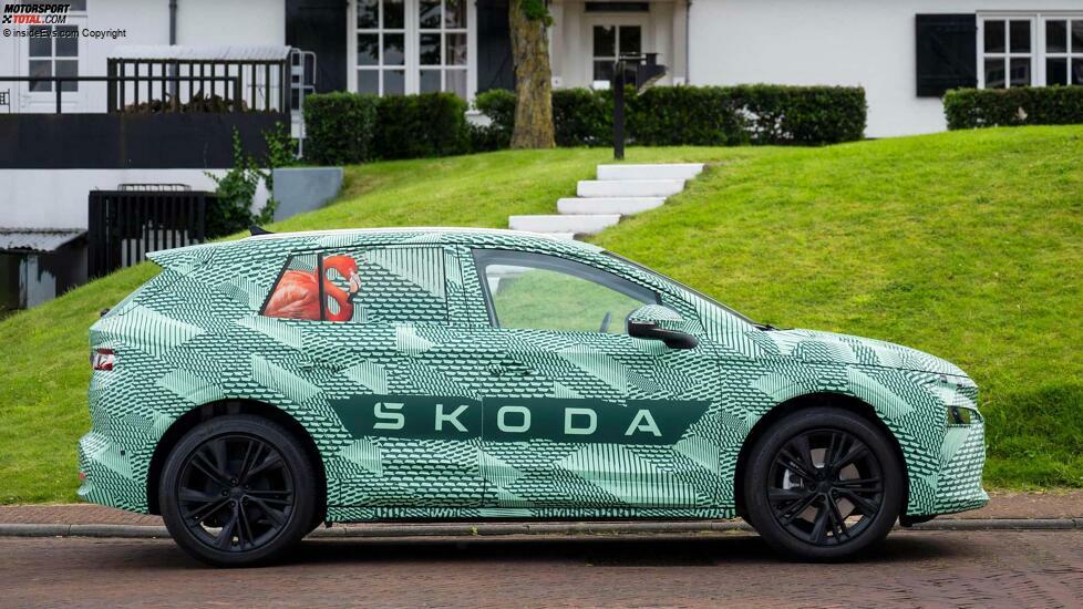 Skoda Elroq (2024) Covered Drive