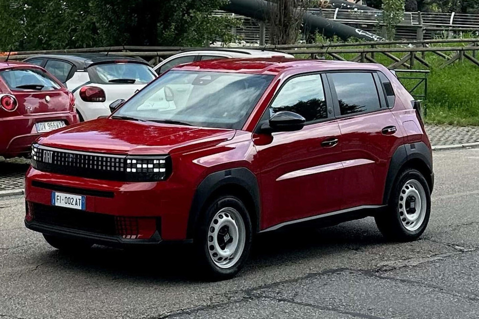 Das offizielle Debüt ist für den 11. Juli geplant, aber der neue Fiat Grande Panda wurde einem unserer Leser in der Basisversion erwischt