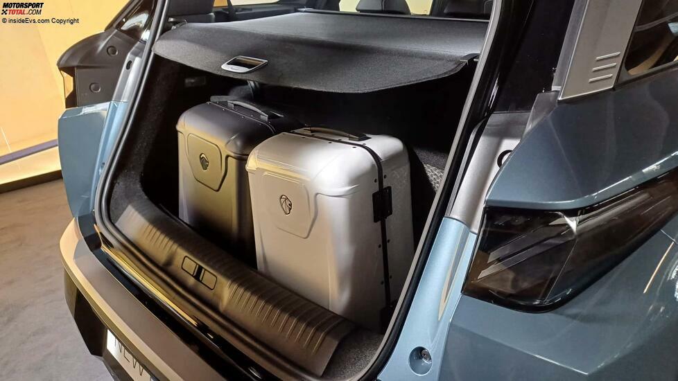 Peugeot E-5008 (2024): Hinter die dritte Reihe passen höchstens Kinder-Trolleys
