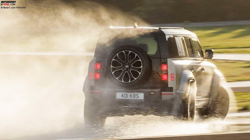 Land Rover Defender OCTA (2024)
