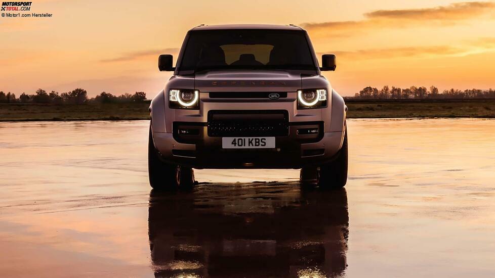 Land Rover Defender OCTA (2024)