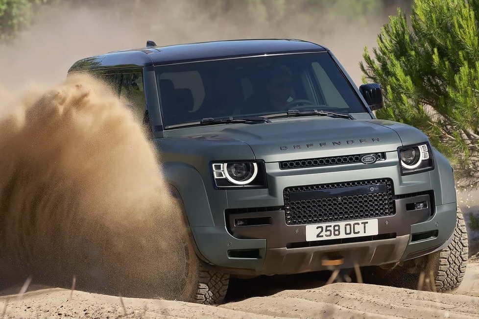 Der AMG G 63-Konkurrent macht 0-100 km/h in 4,2 Sekunden und hat 100 Millimeter Wattiefe
