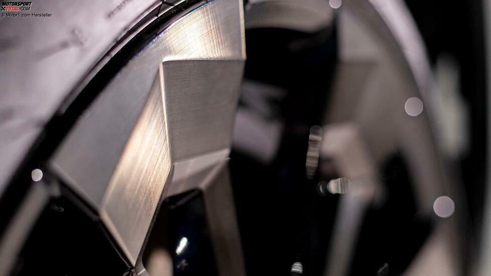 BMW XM mit Alcantara - Sky is the Limit
