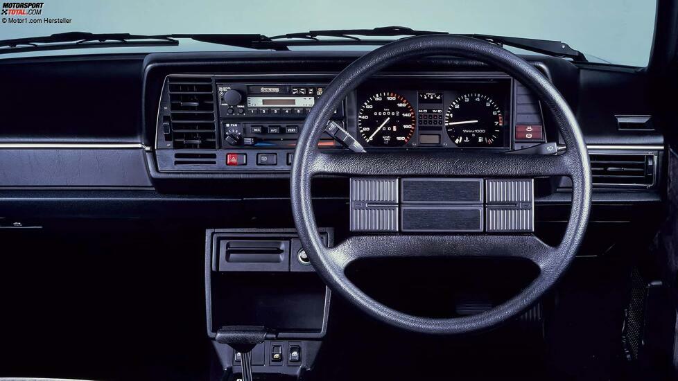 Nissan VW Santana 2000Xi5 A/T (1985)