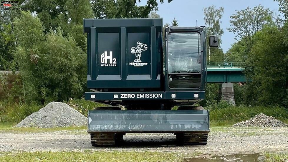 Unimog trifft Raupe: Erfolgreiches Entwicklungsprojekt für Wasserstoff-Verbrennungsmotor